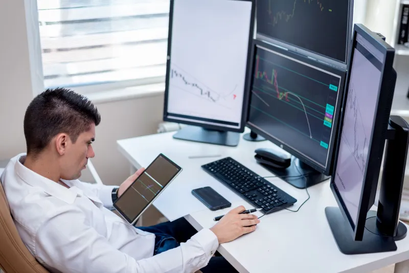 Dashboard Proliferation and the Illusion of Insight: When More Visibility Means Less Understanding